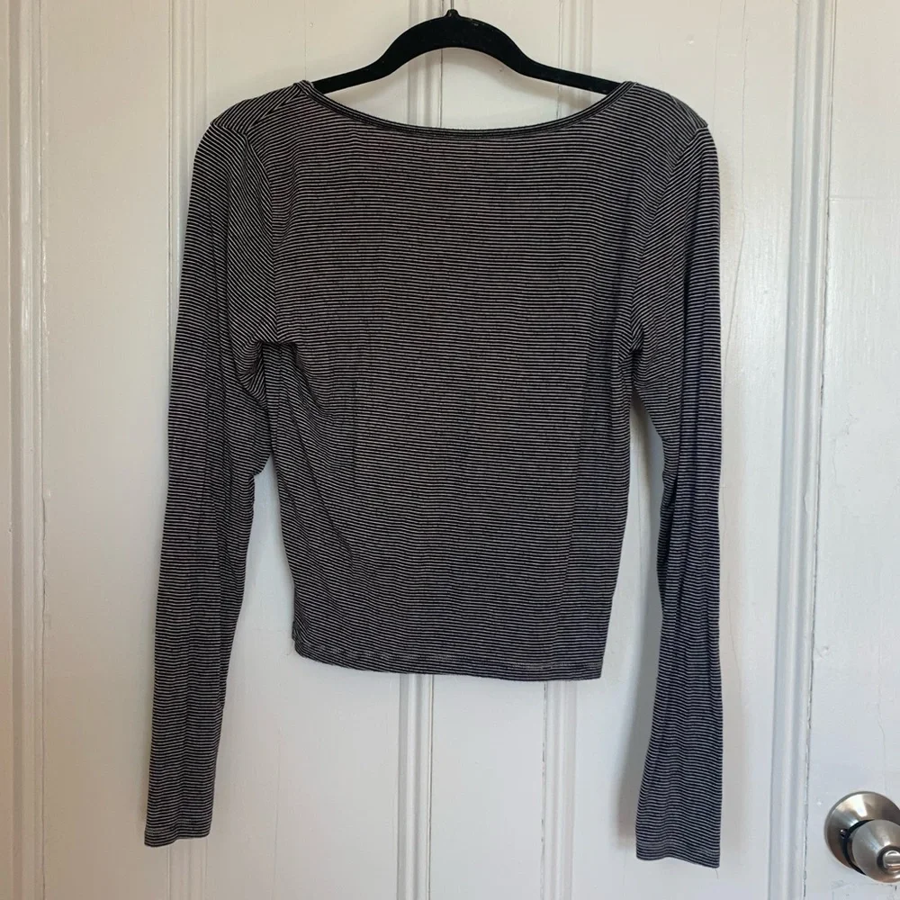 ✨3/$15✨ American Eagle Stripped Long Sleeve - Picture 5 of 7